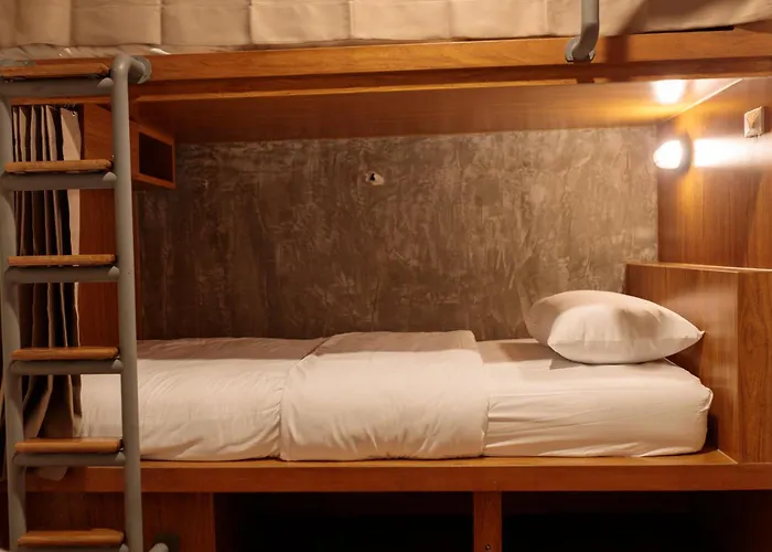 Rere - รีรีโฮสเทล Hostel