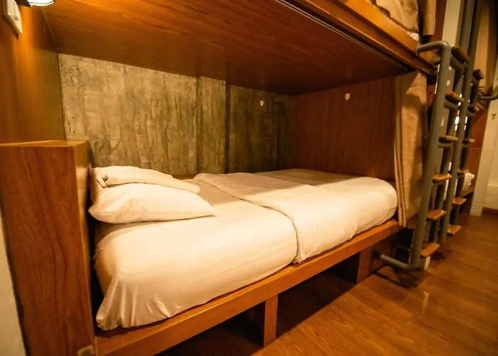 Rere - รีรีโฮสเทล Hostel